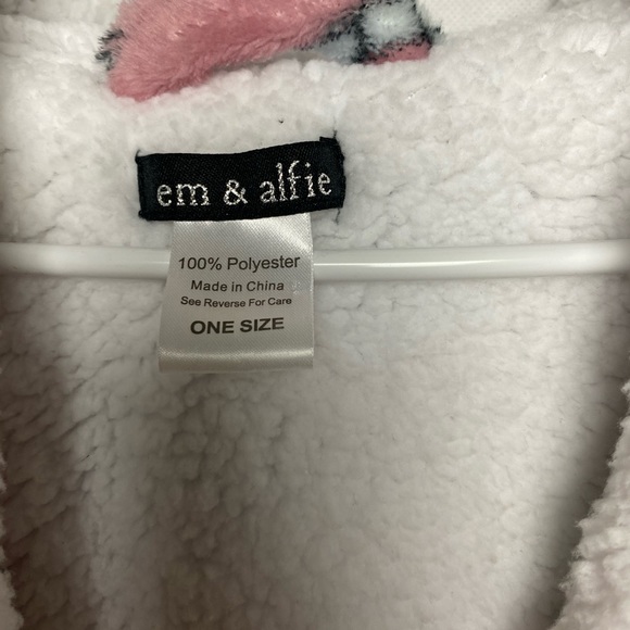 Girls Night In Robe - Picture 3 of 3